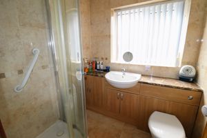Shower room- click for photo gallery